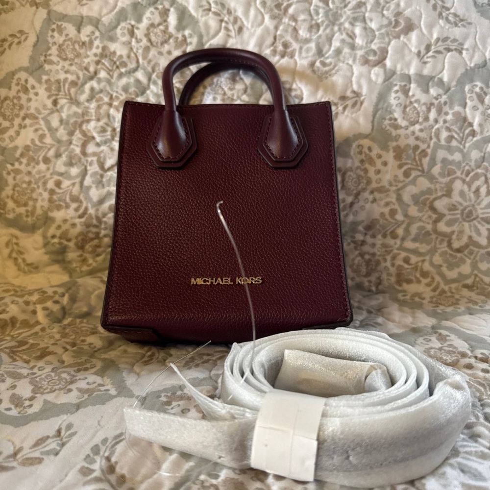 Michael Kors Mercer XS Leather Crossbody Bag - Picture 2 of 10